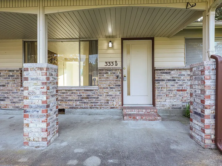 333 Choker St SE #B — Photo 4
