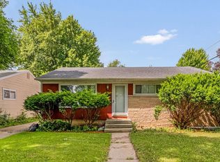 8207 W Muriel Pl, Milwaukee, WI 53218