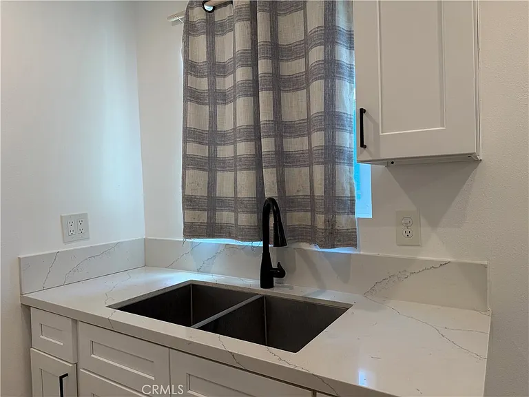455 W Cowles St #459 — Photo 7