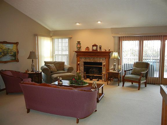 4th image of 240 Windy Hill Dr