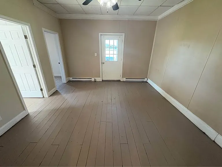 400 N Anderson St #400 — Photo 5