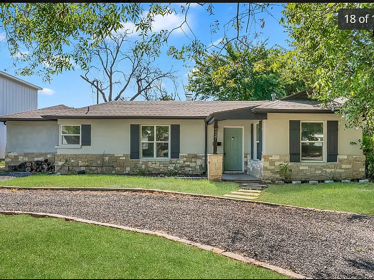 4037 Carolyn Rd — Photo 2
