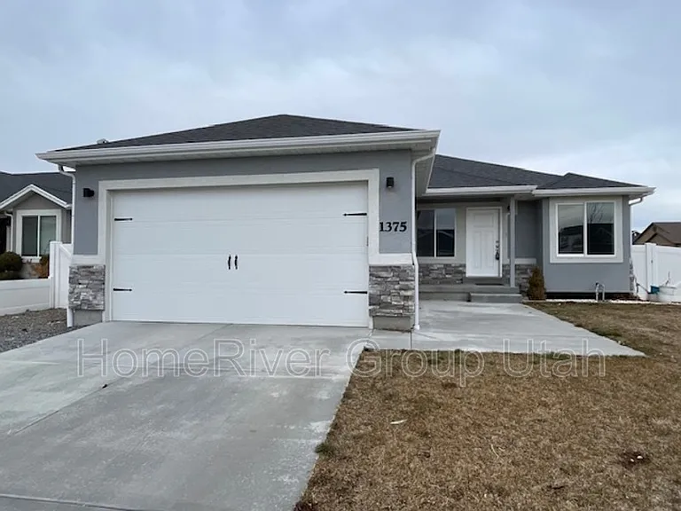 1375 E Rachel Way — Photo 3