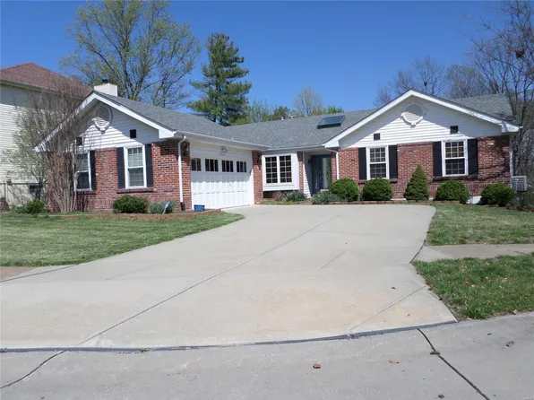 16311 Downey Terrace Ct, Ballwin, MO 63011