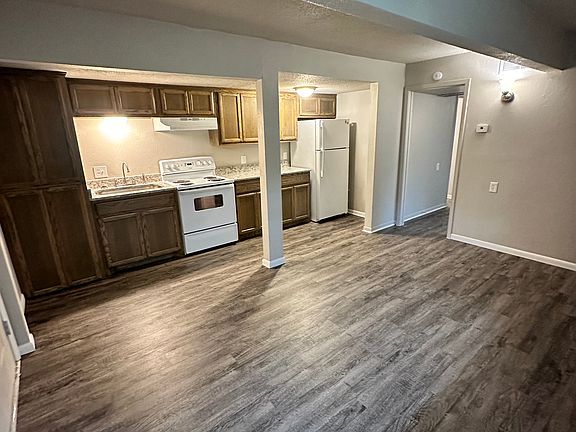 3rd image of 1500 Black Hill Dr #33