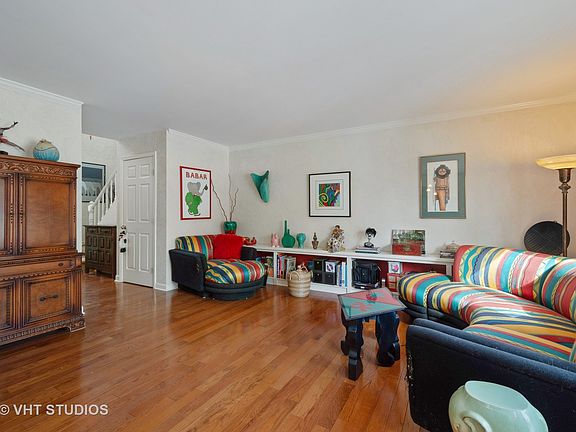 3rd image of 99 Meadow Pl #26099