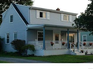 71 Greenleaf Ln, Cheektowaga, NY 14225