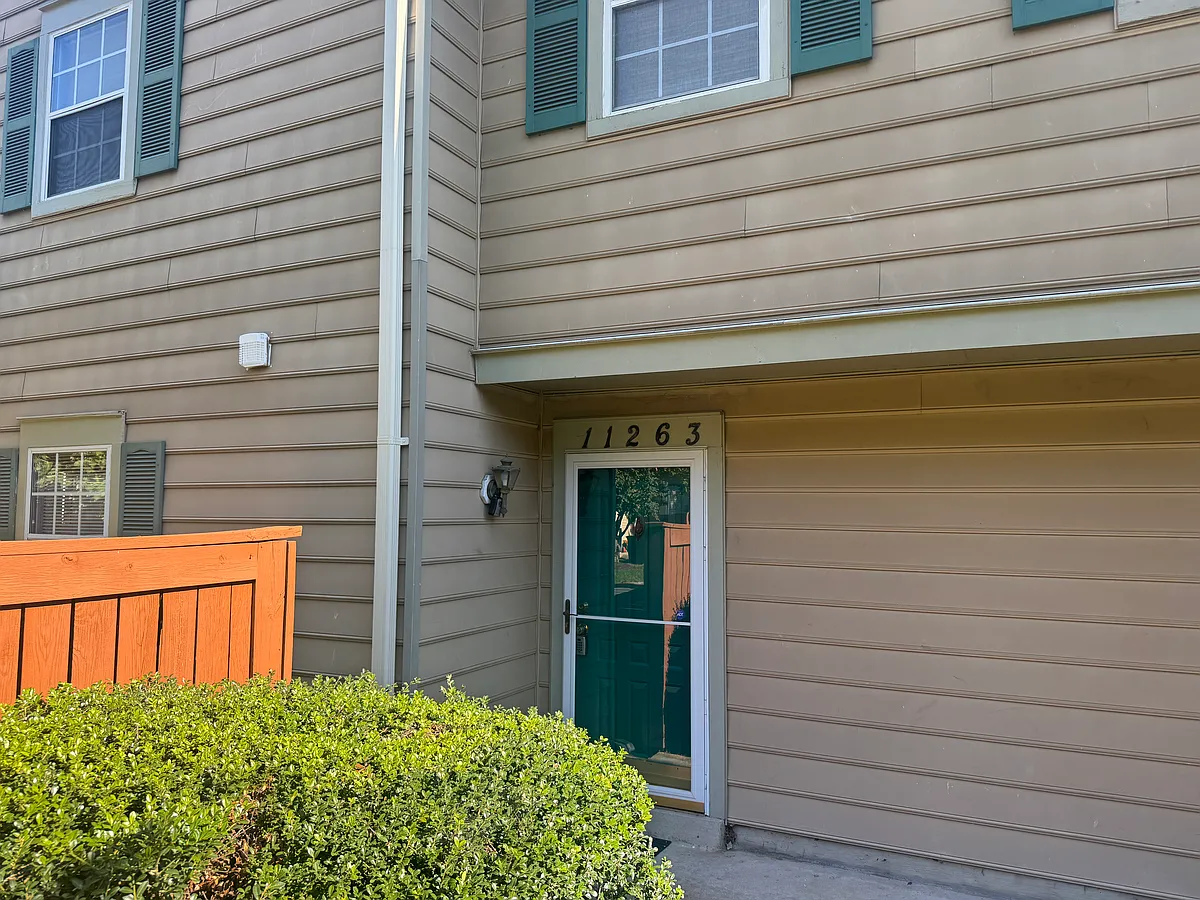 Building Photo - 11263 Raging Brook Dr #253