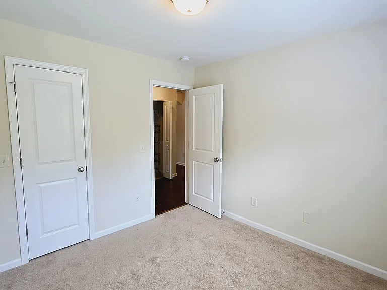 218 N Stonegate Dr — Photo 15