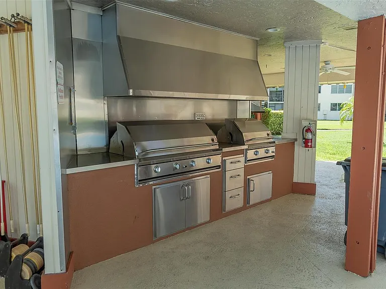 8990 S Hollybrook Blvd — Photo 21