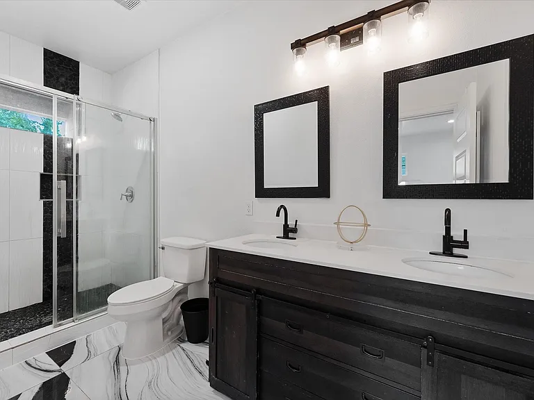 4547 Newberry St — Photo 15