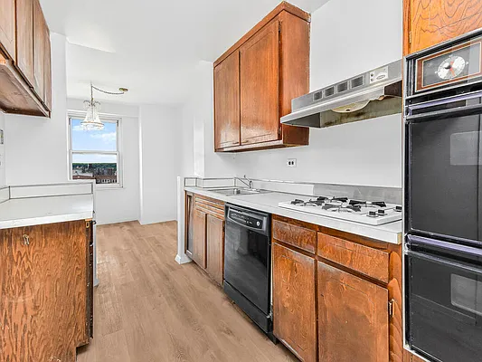 Sold by Douglas Elliman | media 14