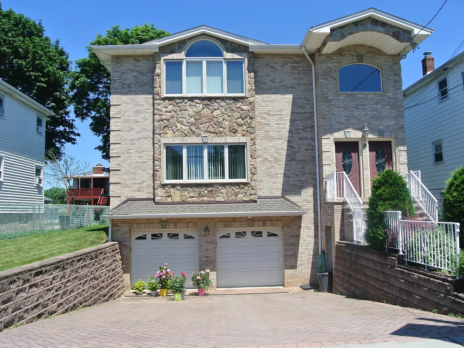 69 Summit Ave — Photo 1