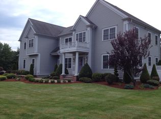 123 Deerfield Ln, Hanover, MA 02339