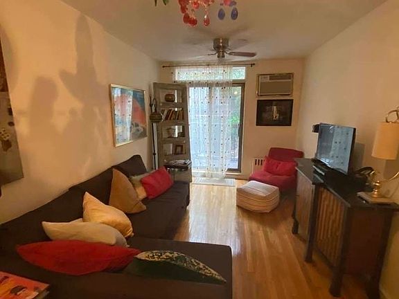 4th image of 73 W 85th St #1B2