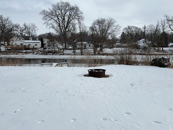 5th image of 204 S Mill St