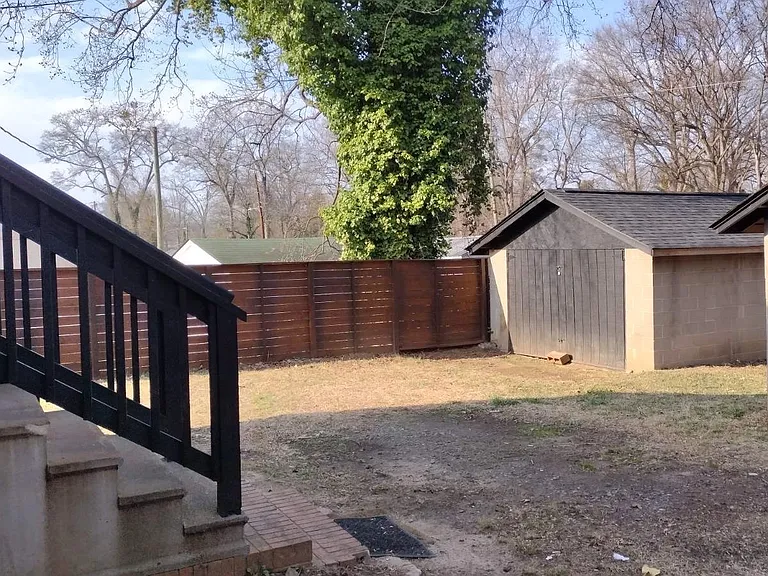 921 Howard St — Photo 9