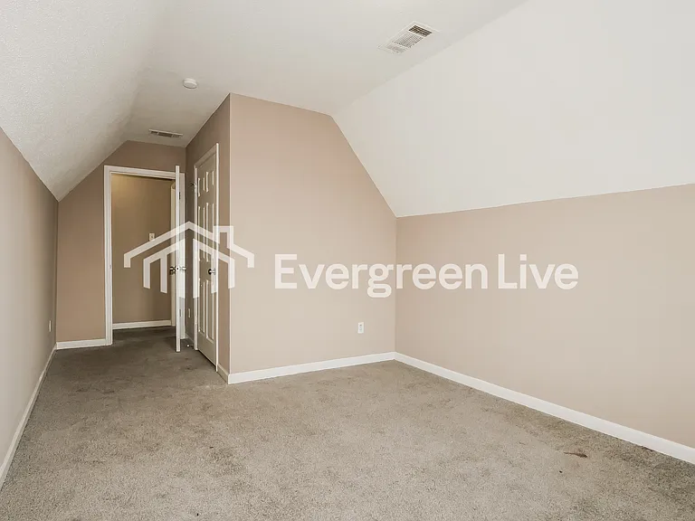 3915 Old Brownsville Rd — Photo 11
