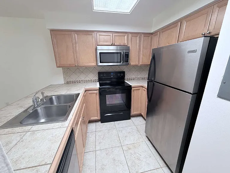 6125 Topher Trl — Photo 12