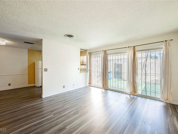 5th image of 2462 Paradise Village Way