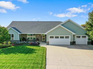1941 Copper Top Way, De Pere, WI 54115