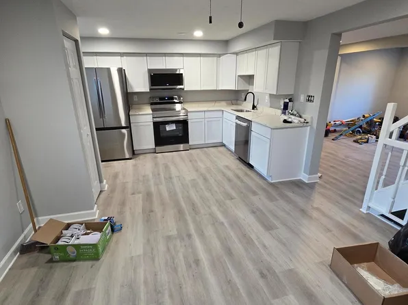 7982 Tower Bridge Dr, Pasadena, MD 21122