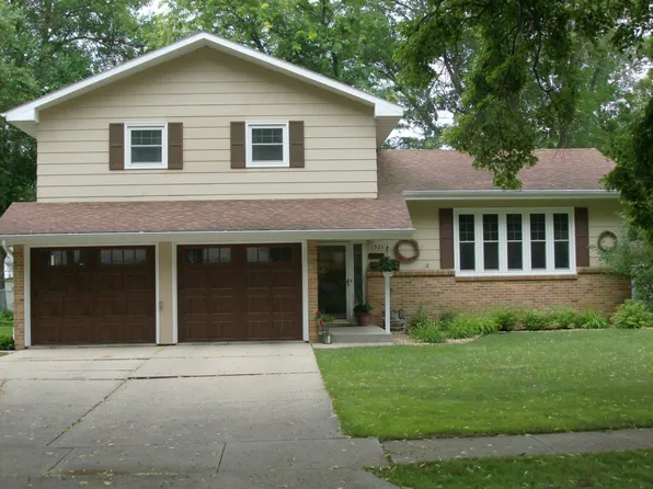 1521 S 7th St, Aberdeen, SD 57401