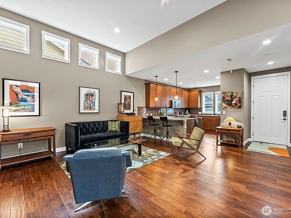 5th image of 14317 Knoll Park Drive E