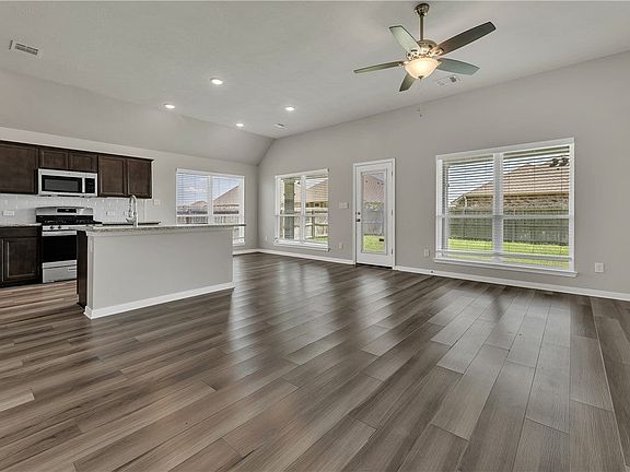 3rd image of 7905 Putter Place Ct