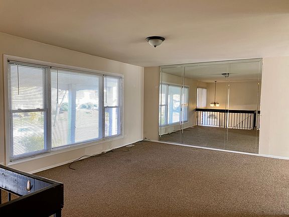 4th image of 17820 Yale Ln