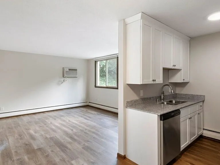 3620 West 32nd Street — Photo 3
