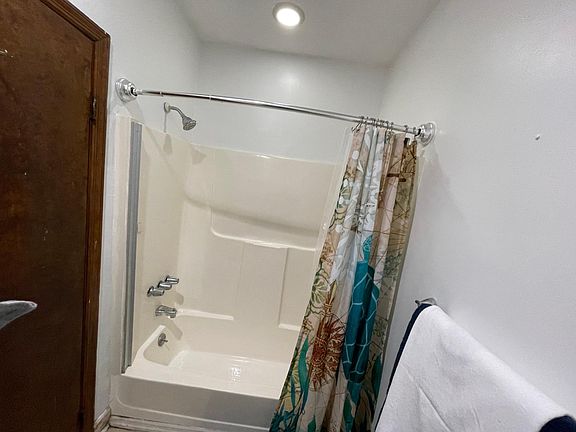 5th image of 616 Boissevain Ave APT 2