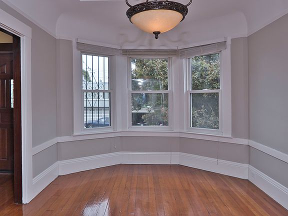 3rd image of 231 Ortega St