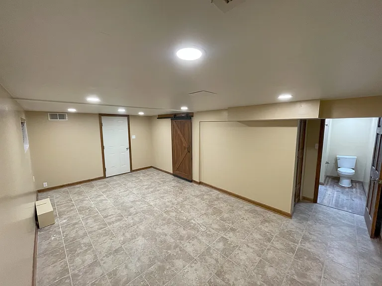 109 Linden St — Photo 3