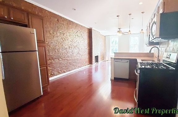 5th image of 606 Vanderbilt Ave APT 2