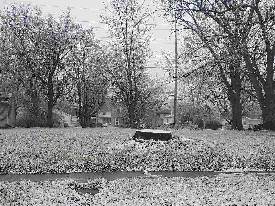 2nd image of 4405 Monroe St