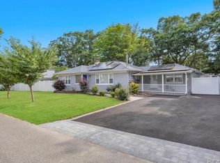 186 W 4th Street, Deer Park, NY 11729