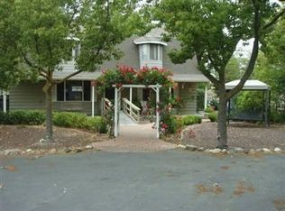 10935 Eaton Rd, Oakdale, CA 95361