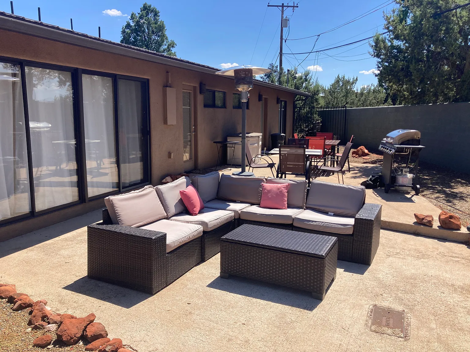 3 bed, 1651 sqft, $3,600 — Photo 2