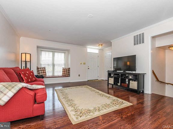 2nd image of 6517 N Shore Sq