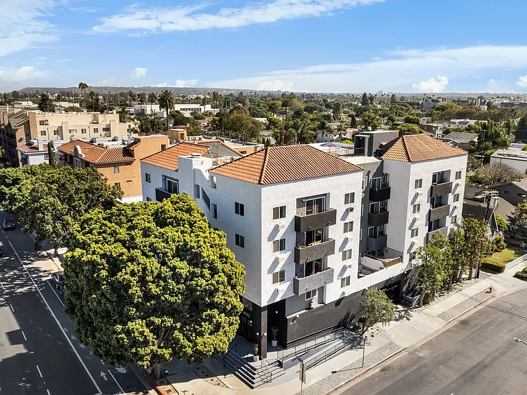 1400 Venice Blvd.- Modern Living in the Heart of Venice Renovated 2 Bedroom Units — Photo 20