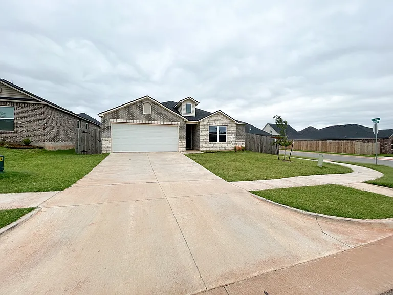 6217 Bradford Pear Ln — Photo 2
