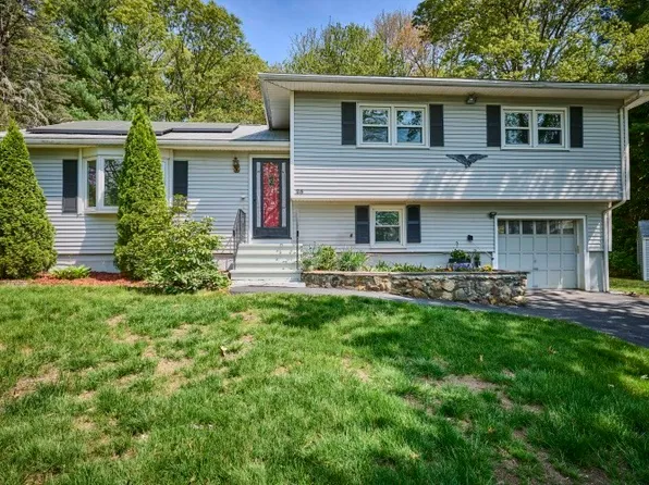 25 Adams St, Acton, MA 01720