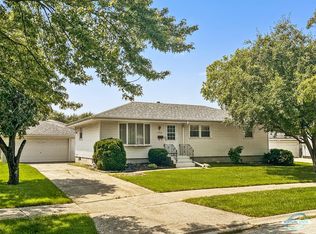 17060 Bernadine St, Lansing, IL