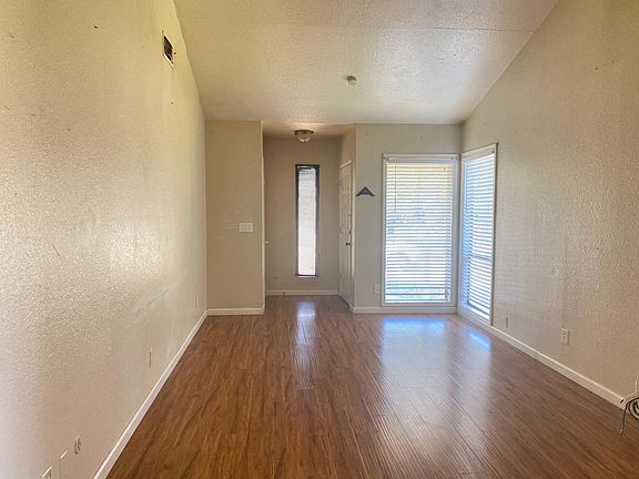 3rd image of 7629 Par Pkwy