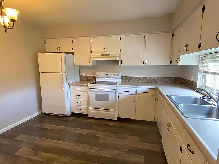 2309 S 5th Ave — Photo 4