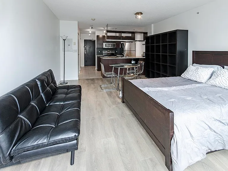 933 Hornby St #201 — Photo 14
