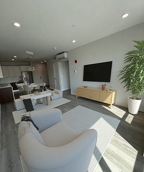 Residences at Sharon Gallery — Photo 76