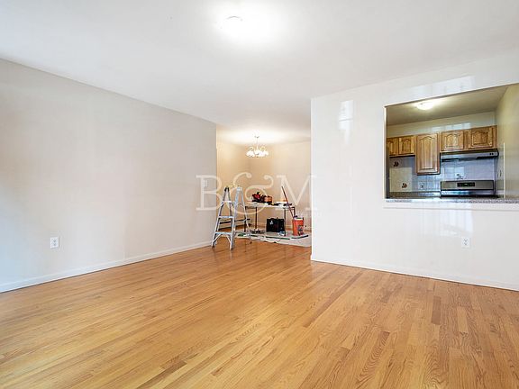 3rd image of 342 S 5th St #1