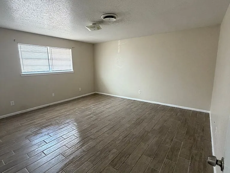 600 E Sunset Dr — Photo 10